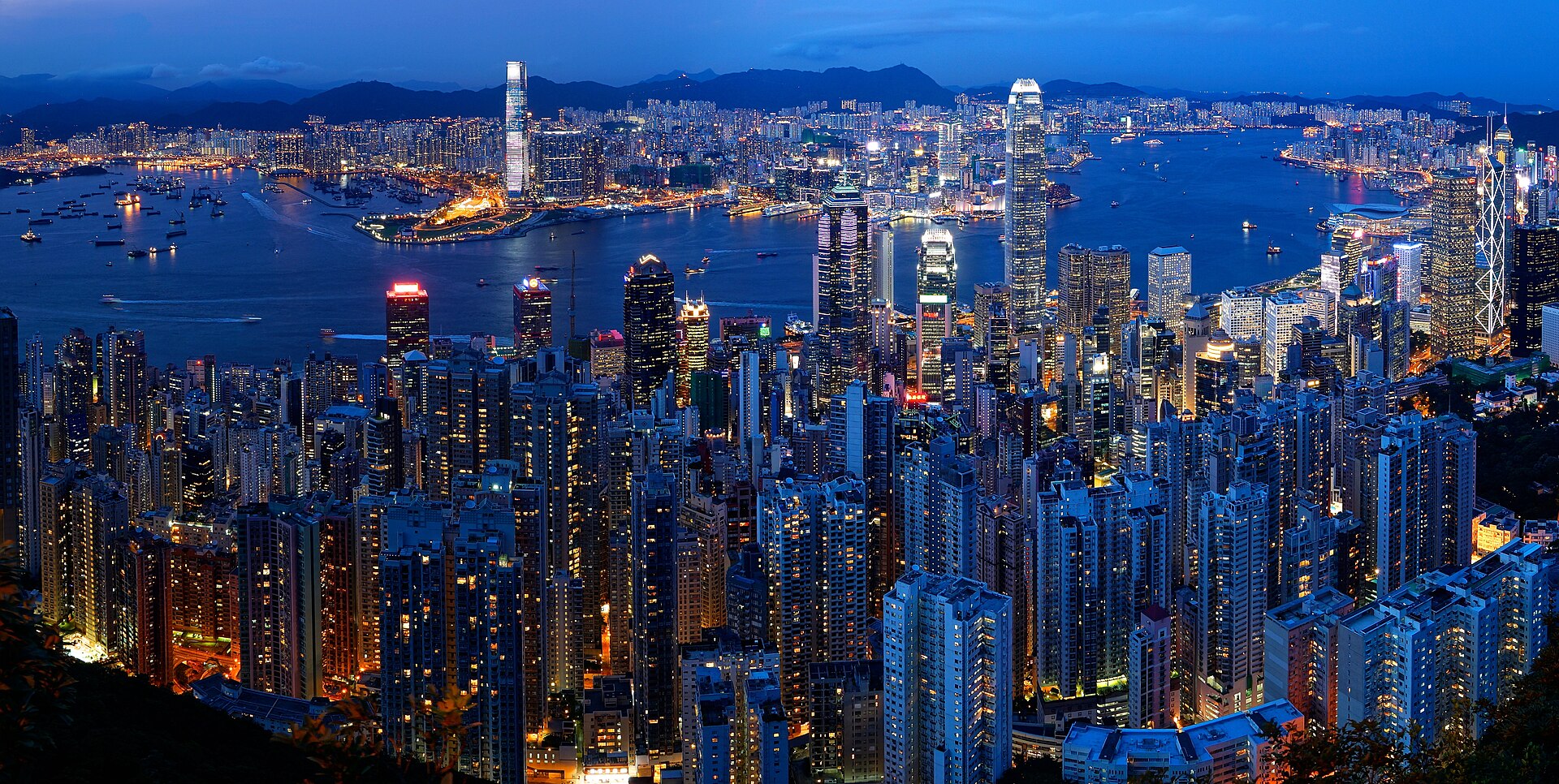 14-Day Hong Kong to Shanghai: Zhangjiajie, Beijing & Disney Private Tour